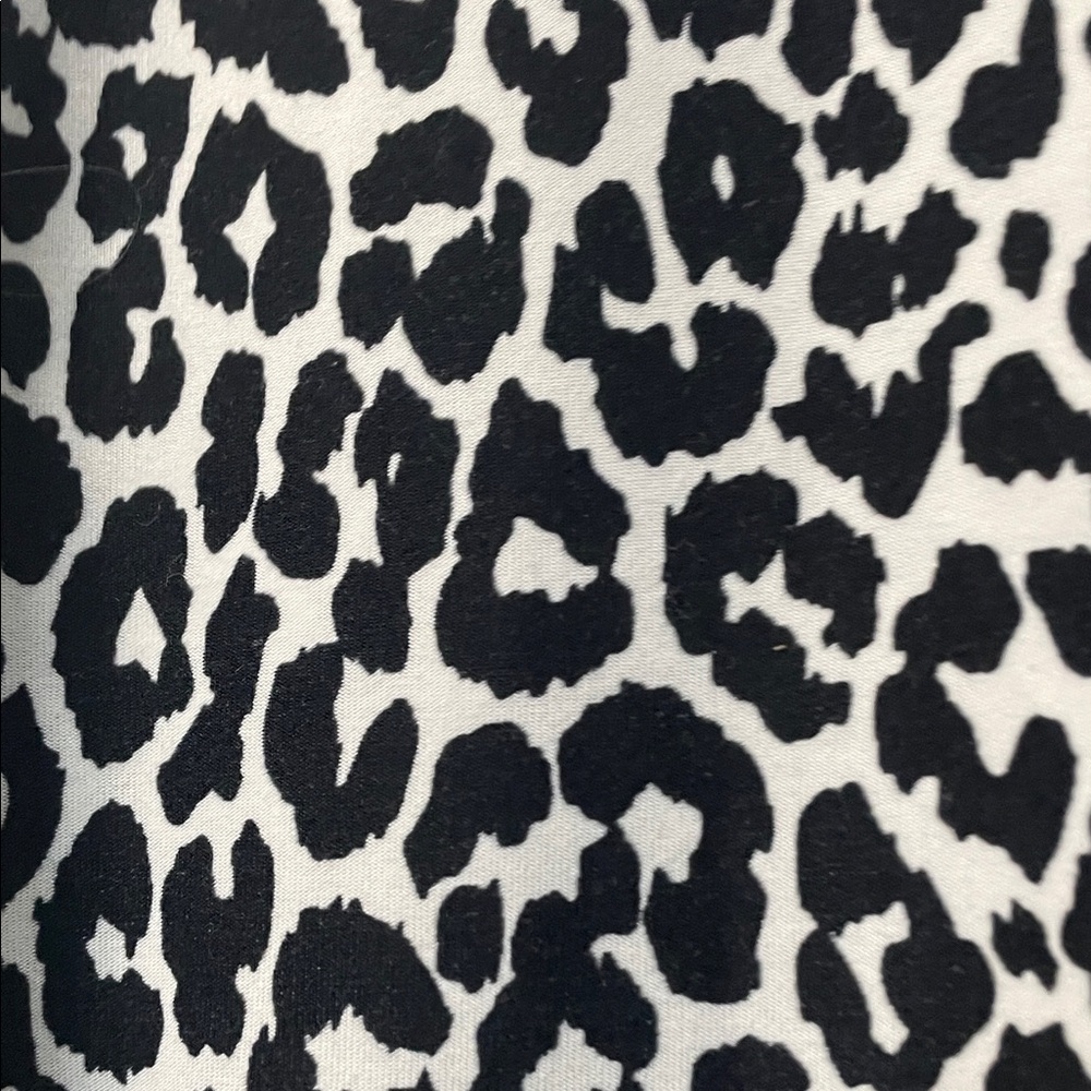 Gilligan & O'Malley Black and White Leopard print negligee - Picture 9 of 9